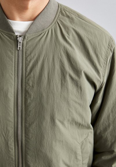 NN.07 DIXON - Bomber tipa jaka - capers