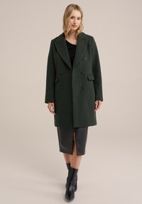 WE Fashion Krátky kabát - green