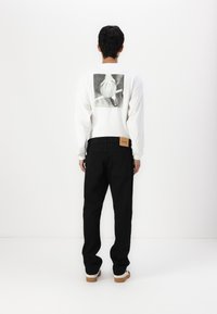 Thumbnail Image 4