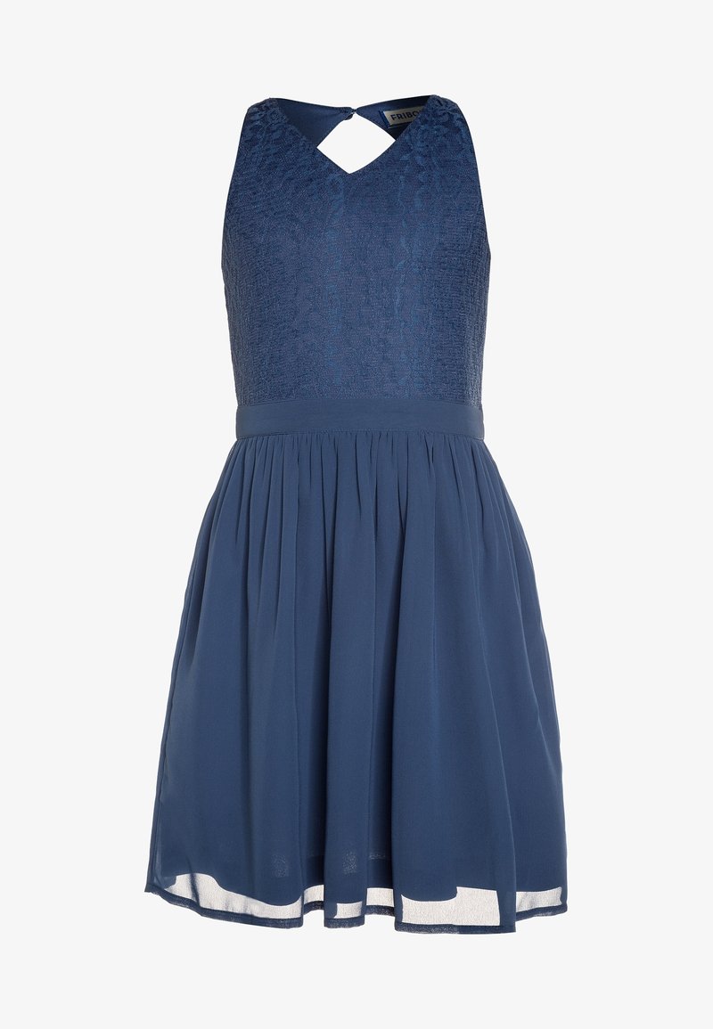 Robe bleu marine sans manches avec corsage texturé, encolure goutte, taille ajustée et jupe froncée se terminant au-dessus du genou.