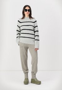 Rue de Femme ARBER  - Strikkegenser - black