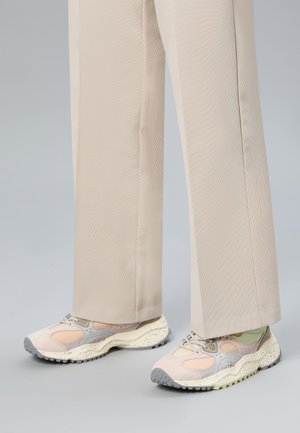 Flower Mountain WAVE WOMAN - Trainers - hellrosa-flieder