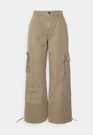 CHINEAGZ PANTS - Cargohose - walnut