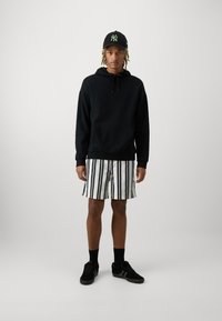 Jack & Jones JPSTJAIDEN JJJACQUARD - Šortai - sky captain