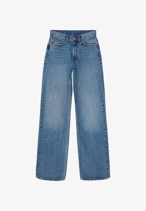 Hellblaue Jeans mit weitem Bein und hoher Taille, mit fünf Taschen, einem Knopfverschluss und sichtbaren Nähten entlang der Nähte.
