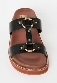 Friends Like These COMFORT RING HARDWEAR CHUNKY FOOTBED - Papuci - black