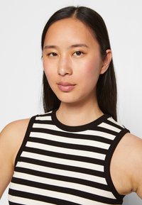 NA-KD Top - black/white