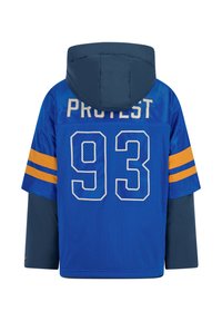 Blauer Pullover-Jacke mit Kapuze, Mesh-Design, "PROTEST"-Schriftzug und große Zahl "93" auf dem Rücken. Mit orangefarbenen gestreiften Ärmeln.