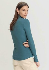 hessnatur Longsleeve - ozeangrün