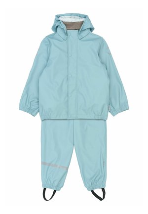 Conjunto impermeable de chaqueta y pantalones azul claro con puños elásticos, capucha ajustable, banda reflectante en los pantalones y tiras elásticas para los pies.