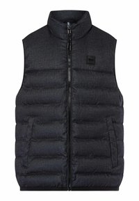 Schwarze Steppweste mit hohem Kragen, Reißverschluss, strukturiertem Stoff und einem Logopatch auf der Brust. Verfügt über seitliche Taschen und eine taillierte Passform.
