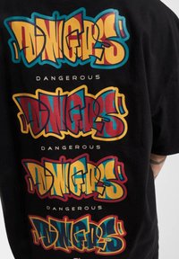 Dangerous DNGRS WALLBITE - Marškinėliai su spaudiniu - black