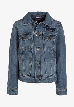 Denimjakke i lyseblå med knaplukning, to brystlommer og broderet "Hilfiger" logo. Har klassisk krave og lige snit.