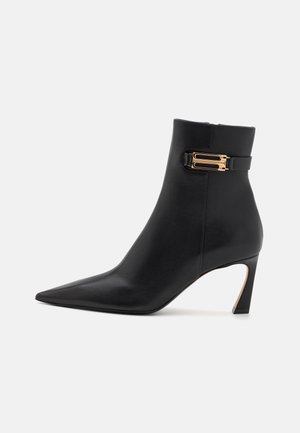 Victoria Beckham HALF BOOT - Klasszikus bokacsizmák - black