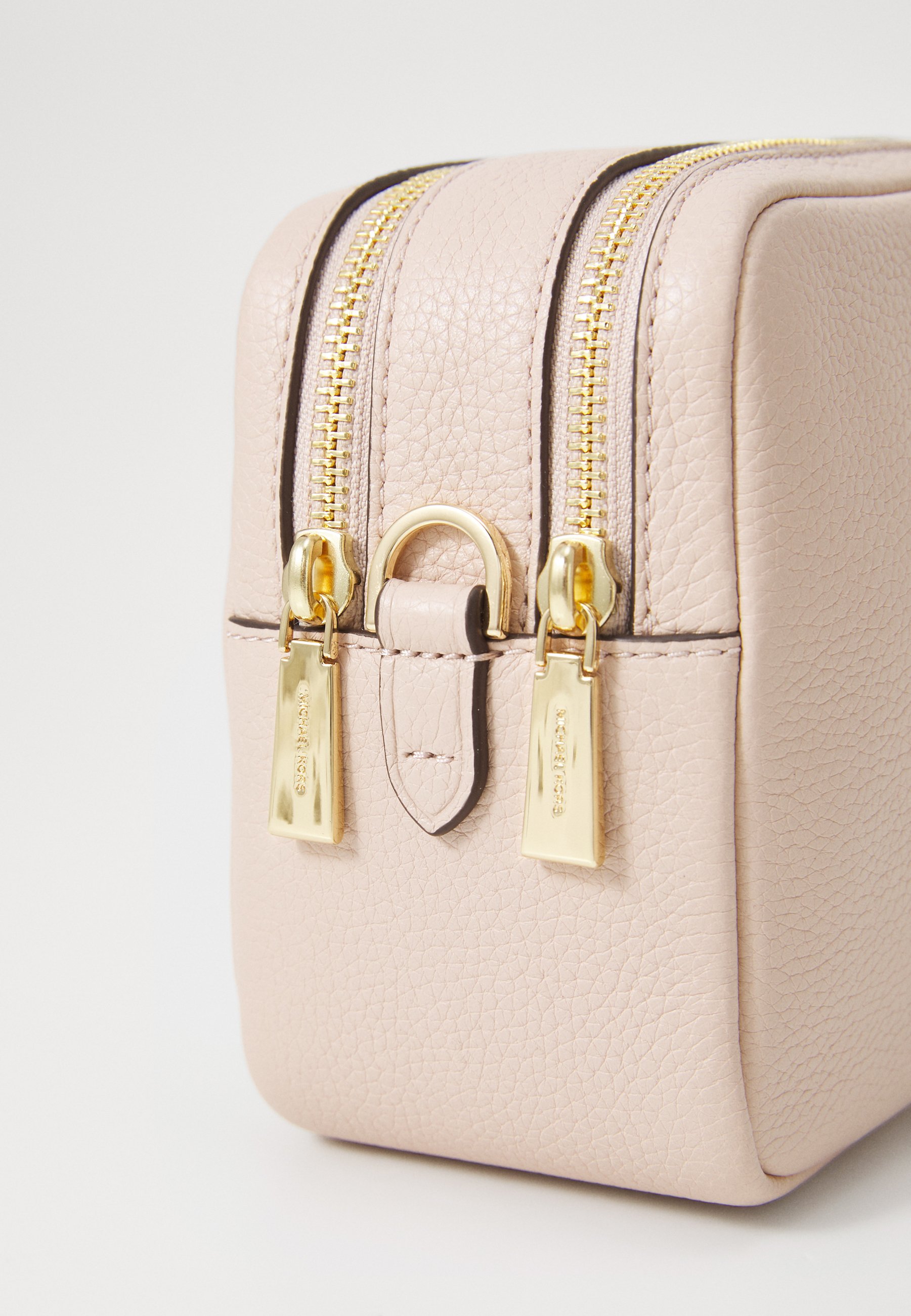 MICHAEL KORS＊TWICE ダヒョン着用＊BRYANT レザー カメラバッグ MICHAEL Michael Kors BRYANT - Torba na ramię/tan - Zalando.pl