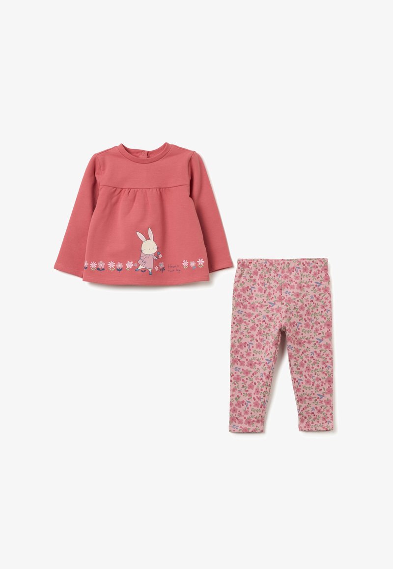 Langetermijn mouwen roze top met een konijnenillustratie en bloemige afwerking, gecombineerd met bijpassende roze bloemenlegging in zachte stof.