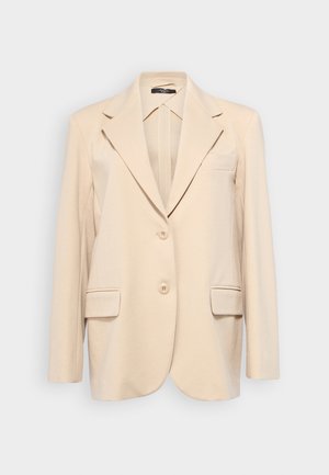 Béžový priliehavý blejzer vyrobený z hladkej tkaniny, s drapovaným golierom, dvoma prednými vreckami, dvoma gombíkmi a jedným náprsním vreckom.