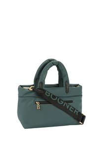 Bolso de mano acolchado verde con acentos en negro, que presenta asas dobles y una correa removible con la marca "BOGNER". Cierre y herrajes en tono dorado.