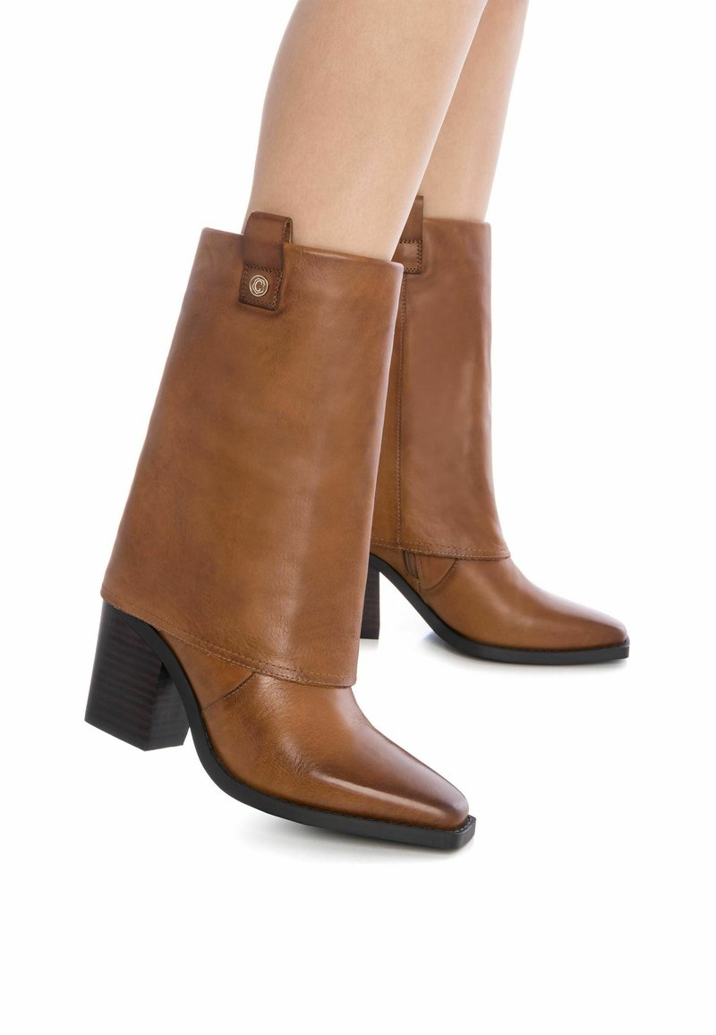 Carmela Botas - camel