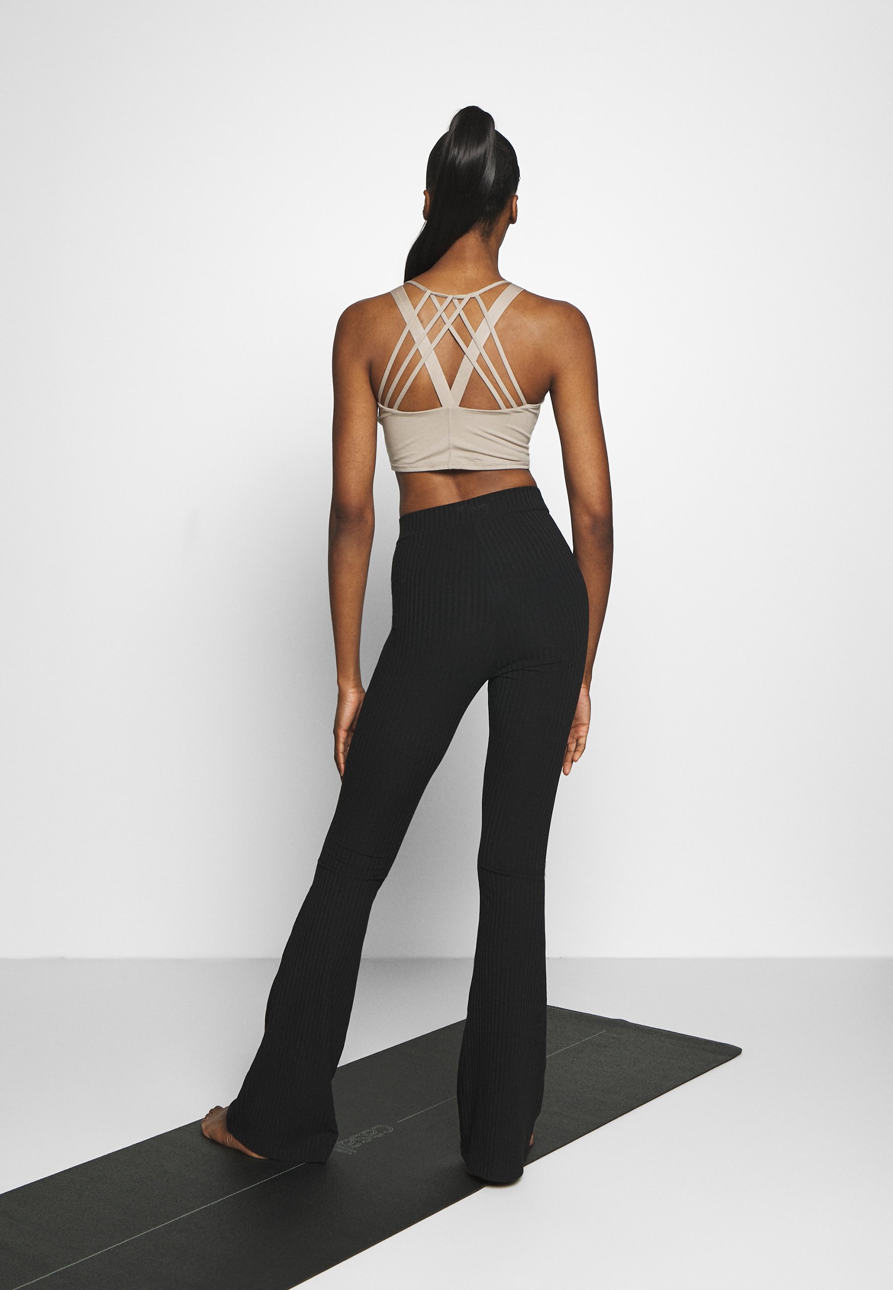 FLARED PANTS Joggebukse black FLARED PANTS Joggebukse black