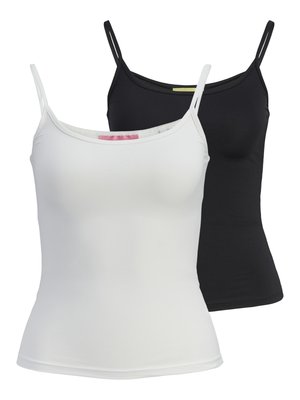 Zwei grundlegende Tanktops in Schwarz und Weiß, aus einem glatten, dehnbaren Stoff. Mit dünnen Trägern und einem schlichten, taillierten Design.