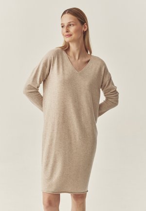 Stickad klänning - light beige