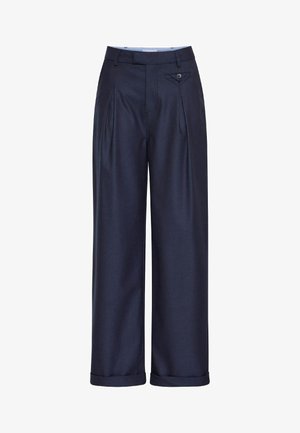 Pantaloni blu navy realizzati in tessuto liscio, con vita alta, gamba larga, pieghe frontali e un singolo bottone decorativo sulla tasca.