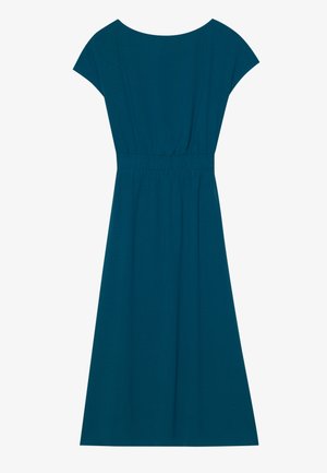 Abito teal, lungo fino al ginocchio, realizzato in materiale morbido, con scollatura rotonda, maniche a cappuccio e vita elasticizzata per una vestibilità rilassata.