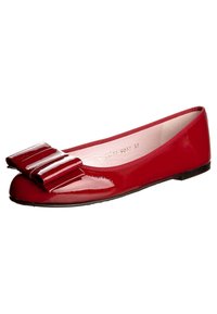 Bailarinas de charol rojo con punta redonda y un gran lazo decorativo en la parte delantera. Textura suave y diseño minimalista.