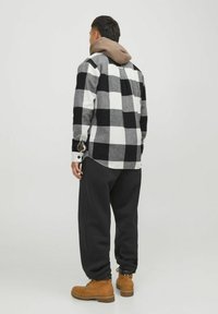 Jack & Jones JJEDARREN - Summer jacket - whisper white