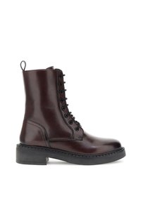 Stivaletto in pelle marrone scuro con lacci, suola in gomma nera e linguetta sul retro.
