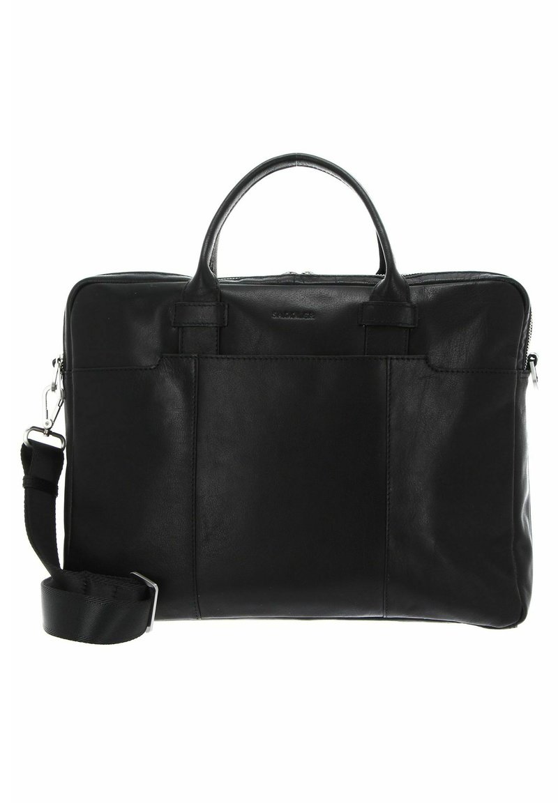 Svart läderportfölj med dubbla handtag i toppen, avtagbar axelrem och dragkedjestängning. Har en slät yta och en minimal design.