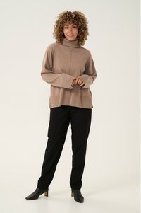 Cream ANVA ROLLNECK - Džemperis - portabella melange