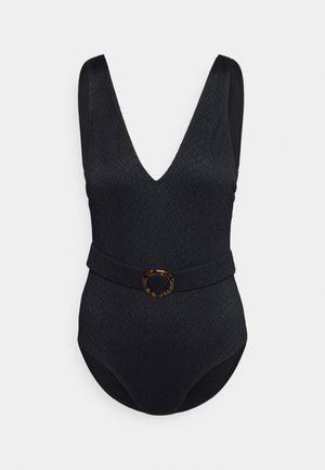 Schwarzer Badeanzug mit V-Ausschnitt, strukturiertem Stoff und breiten Trägern. Ausgestattet mit einem Gürtel mit einer runden Schildpatt-Schnalle.
