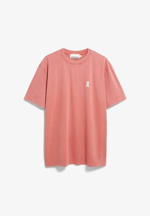 T-shirt met korte mouwen en ronde hals in verweerd koraalroze katoen met een klein wit logo-accent op de linkerborst. Zachte textuur en losse pasvorm.