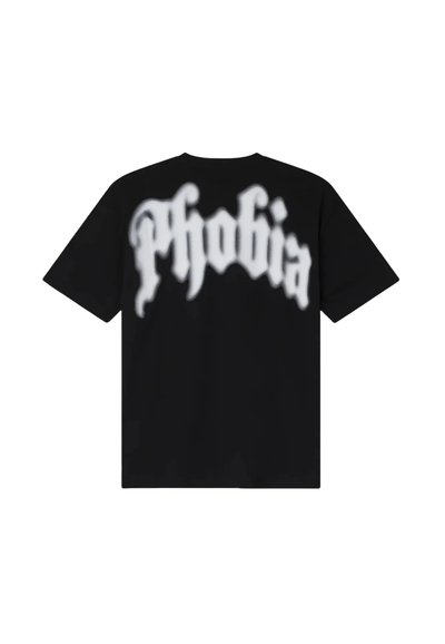 T-shirt in cotone nero con grande testo gotico bianco che recita "Phobia" sul retro. Maniche corte e vestibilità rilassata.