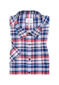 Camicia a maniche corte a quadri in rosso, blu e bianco. Caratterizzata da un colletto alla francese, chiusure a bottoni e una tasca sul petto.