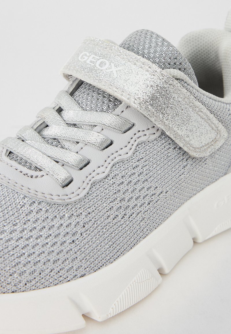 945441_7