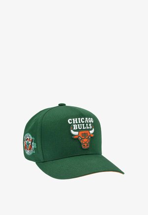 Mitchell & Ness, PRO CROWN CHICAGO BULLS - Cappellino - kelly green