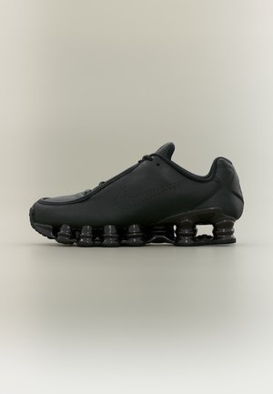 Nike Sportswear, SHOX RAW EDGE UNISEX - Trainers - black