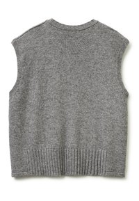 Šedý bezramenný svetr s pletenou texturou, s ribbingem na spodním lemu a kulatým výstřihem, vyrobený z hladké látky s minimálními detaily.