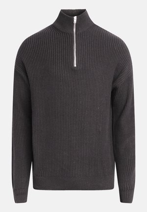 Maglione grigio scuro lavorato a maglia con colletto alto e mezza zip. Presenta una texture a coste e maniche lunghe con polsini e orlo a coste.