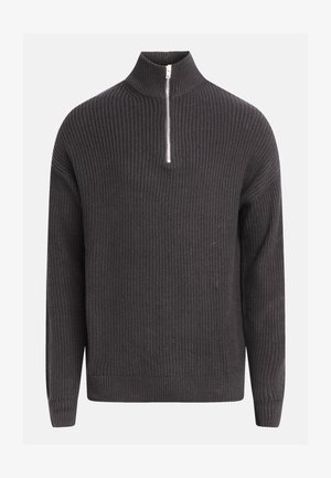 Pull en tricot gris foncé avec un col haut et une fermeture éclair à mi-hauteur. Présente une texture côtelée et des manches longues avec des poignets et un ourlet côtelés.