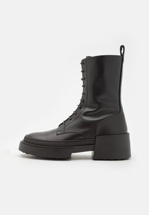 Emporio Armani ZOE LACE UP BOOTIE - Botines con plataforma - nero