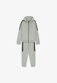 Geselecteerd, silver two