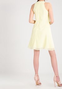 Dorothy Perkins Koktejlové šaty / šaty na párty - yellow