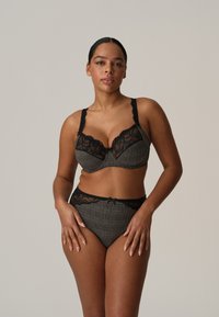 Czarny i szary zestaw biustonosza i majtek z wysokim stanem w kratkę z koronkowym wyko�ńczeniem. Posiada regulowane ramiączka oraz miękki, fakturowany materiał.