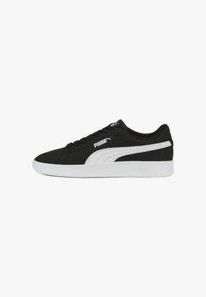 Zwarte sportieve schoenen met een gladde synthetische bovenkant, witte accenten en logo; met een low-top ontwerp en platte rubberen zool.