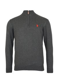 Suéter de media cremallera en gris oscuro, con mangas largas, puños y dobladillo acanalados, y un pequeño logo rojo en el lado izquierdo del pecho.