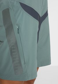 Craft Pantalón corto de deporte - turquoise